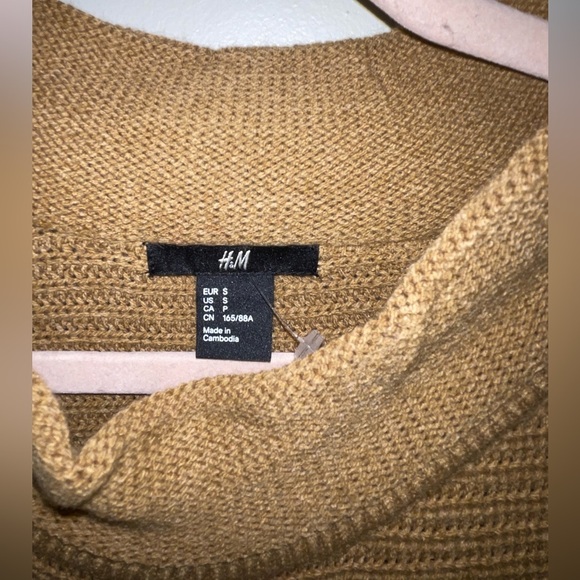 H&M Pullover Knit Batwing Oversize Sweater - Picture 4 of 7